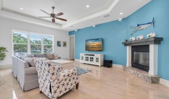 811 BIRDIE Way, Apollo Beach, FL 33572