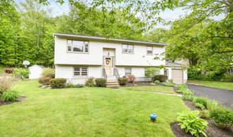 30 Tamanny Trl, Danbury, CT 06811