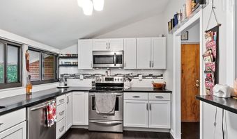 7 Longwood Dr 212, Andover, MA 01810