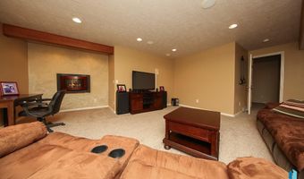 712 S 7th Ave, Brandon, SD 57005