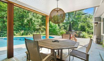 15 Queens Ln, Darien, CT 06820