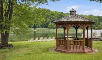 80 Skytop Rd, Andover, NJ 07860