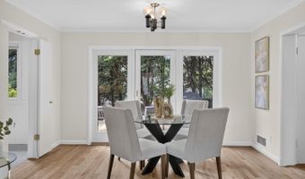 6008 BENALDER Dr, Bethesda, MD 20816