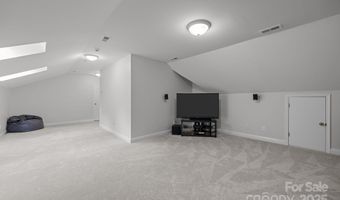 6323 Woodleigh Oaks Dr, Charlotte, NC 28226