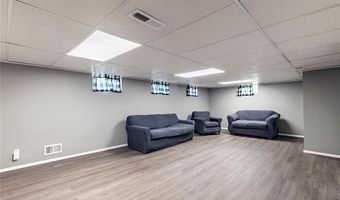 6011 Ranchwood Dr, Affton, MO 63123