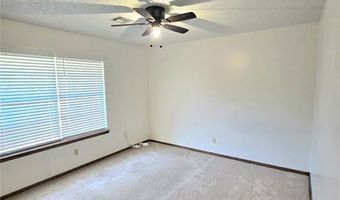 808 Cambridge Dr, Altus, OK 73521