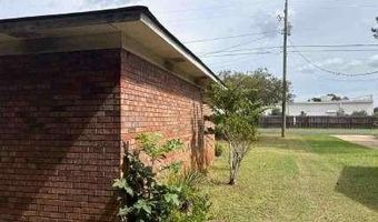 1502 Hall St, Bainbridge, GA 39819