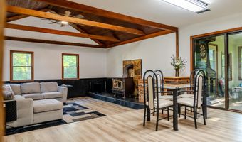 303 N Hudson Ave, Aurora, MO 65605