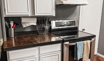 125 W 5th St, Cyrus, MN 56323