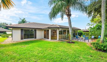 481 Forestview Dr, Atlantis, FL 33462