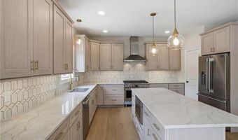 413 New River Rd, Lincoln, RI 02838
