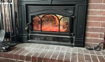 220 S Park Ave, Aurora, MO 65605