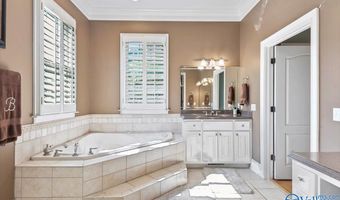 280 St Andrews Ln, Albertville, AL 35951