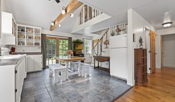 11 Old County Rd, Appleton, ME 04862