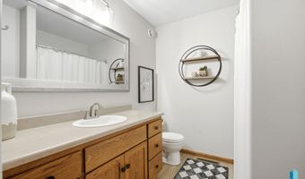 501 N Pasque Flower Trl, Brandon, SD 57005