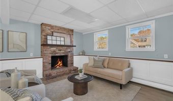 6 Acre Ave, Barrington, RI 02806