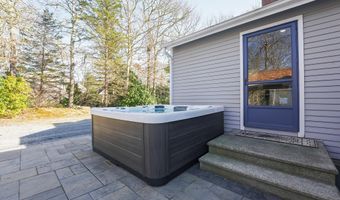 240 Oak St, Centerville, MA 02632