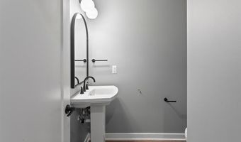2237 Trillium Ln, Ann Arbor, MI 48104