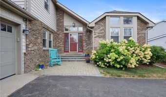35 Anna Olivo Ct, Narragansett, RI 02882
