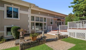 55 Wilbur Rd, Lincoln, RI 02865