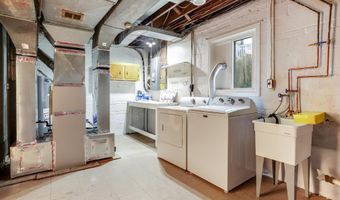 4516 GRETNA St, Bethesda, MD 20814