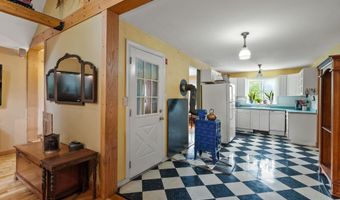 648 Raymond Rd, Chester, NH 03036
