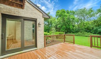 2143 N Juniper Ln, Arlington Heights, IL 60004