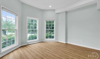 12 Amberwood Cir, Savannah, GA 31405