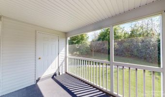 2802 S Knightsbridge Cir, Ann Arbor, MI 48105