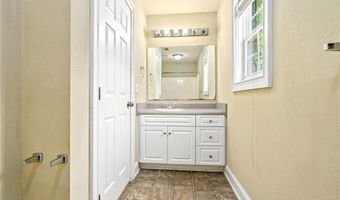 807 W LONGLEAF Dr 15, Auburn, AL 36832