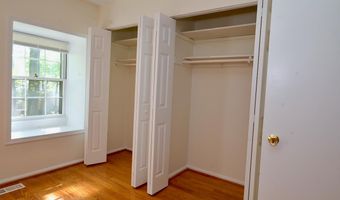 862 AZALEA Dr 20-862, Rockville, MD 20850