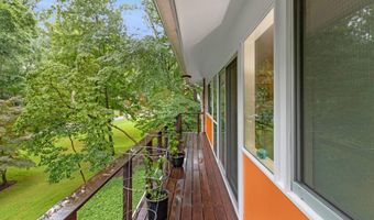 8004 PARK OVERLOOK Dr, Bethesda, MD 20817