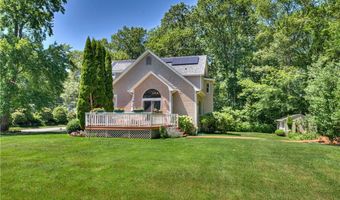 84 Bakewell Ct, Cranston, RI 02921