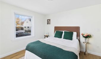 122 Elder St, Lincoln, RI 02865