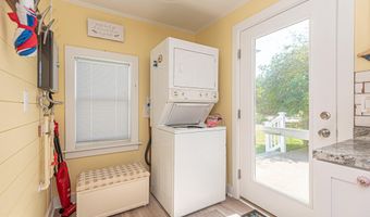 8 E DAGSBORO St, Fenwick Island, DE 19944