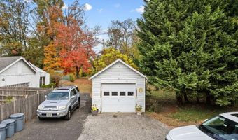 33 E GLOUCESTER Pike, Barrington, NJ 08007