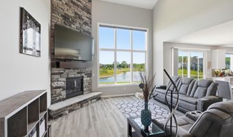 5306 Greyson Heights Dr, Auburn, IN 46706