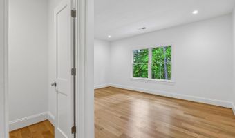 7926 BOLLING Dr, Alexandria, VA 22308
