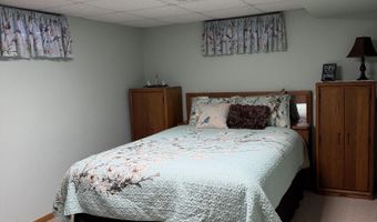 1899 Eisenhower Cir, Aberdeen, SD 57401