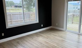 205 E Prospect St, Aurora, MO 65605