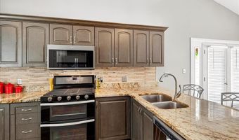 1414 Carriage Bridge Trl, Ballwin, MO 63021