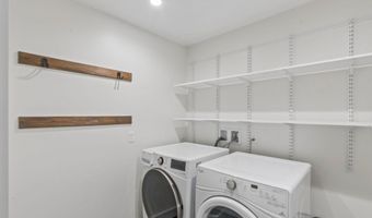 67 E West Ln, Belgrade, ME 04917