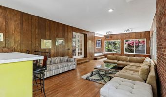 4 Alan Rd, Danbury, CT 06810