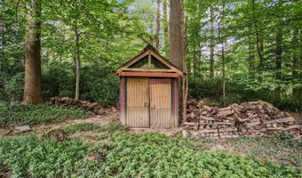 3818 N RIDGEVIEW Rd, Arlington, VA 22207