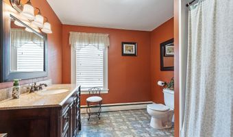 328 W Hollis St, Nashua, NH 03060
