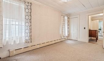 9 Willow St, Auburn, ME 04210