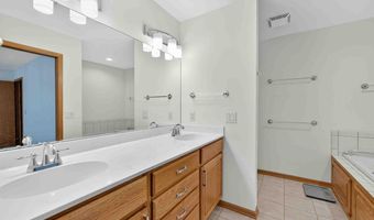 5574 Bantry Ln, Fitchburg, WI 53711