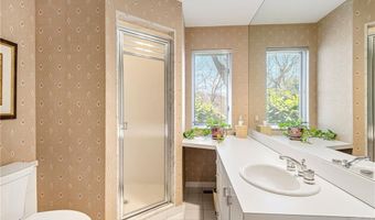 125 Woodruff Ave, Narragansett, RI 02882