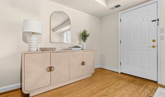 1415 N VAN DORN St A, Alexandria, VA 22304