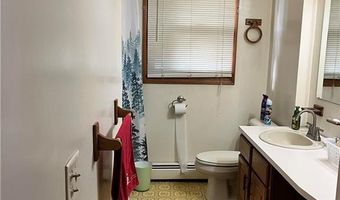 20 Camelia Dr, Cranston, RI 02920